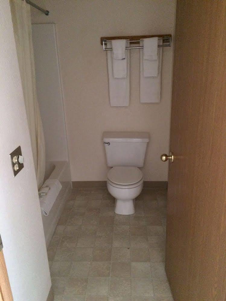 Mini Golden Inns Motel Hungry Horse Экстерьер фото