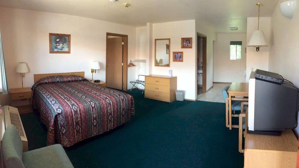 Mini Golden Inns Motel Hungry Horse Экстерьер фото